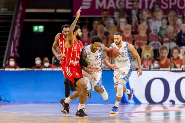 尤其是具有 尤其是具有