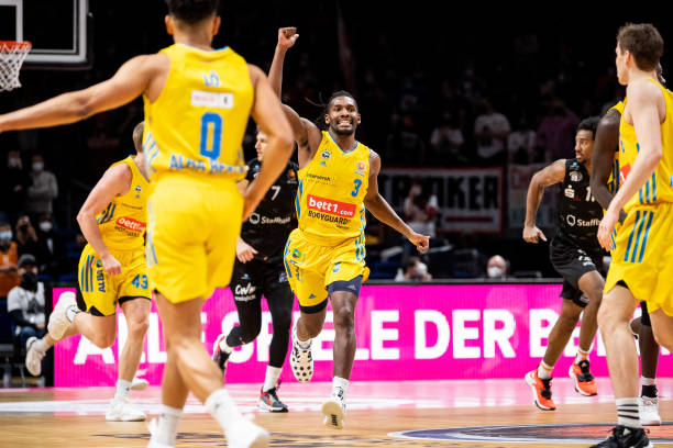 西班牙人引 西班牙人引